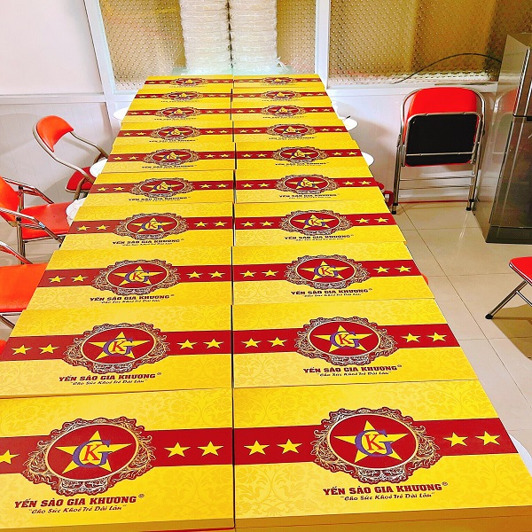 Lấy lộc đầu năm trao tay quà tặng Yến Sào Gia Khương